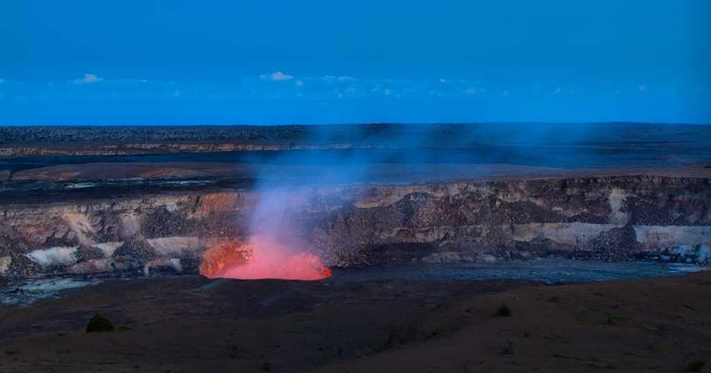 火山口景象图片