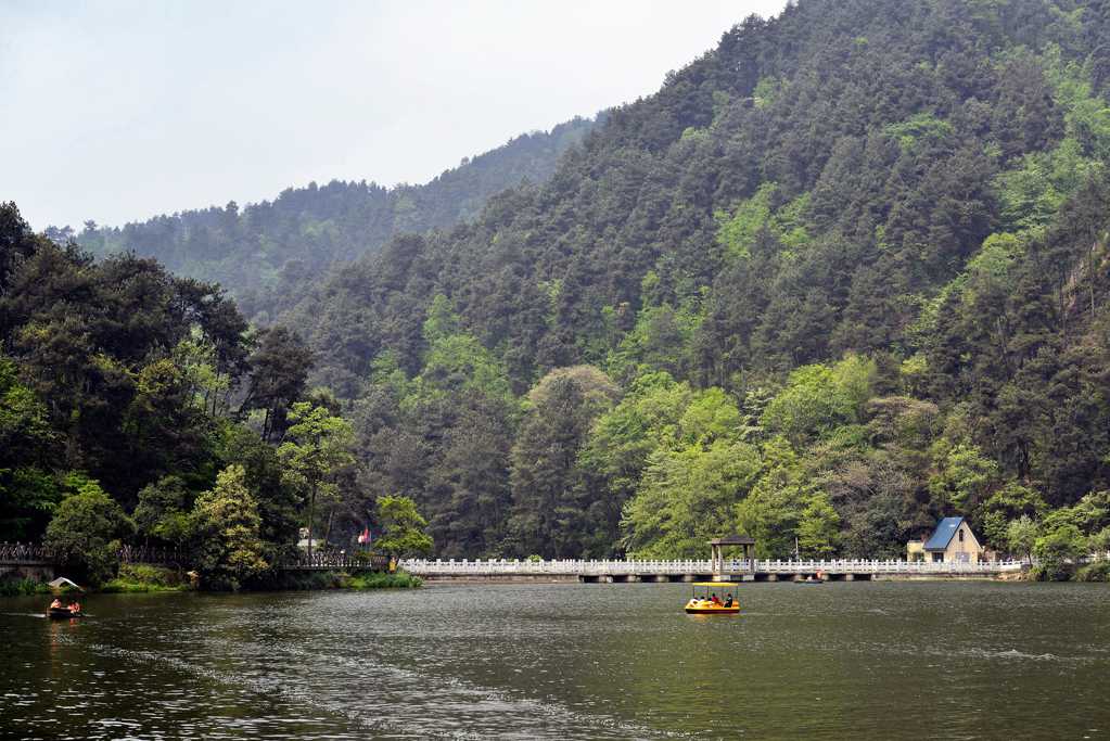 贵州黔灵山景色图片