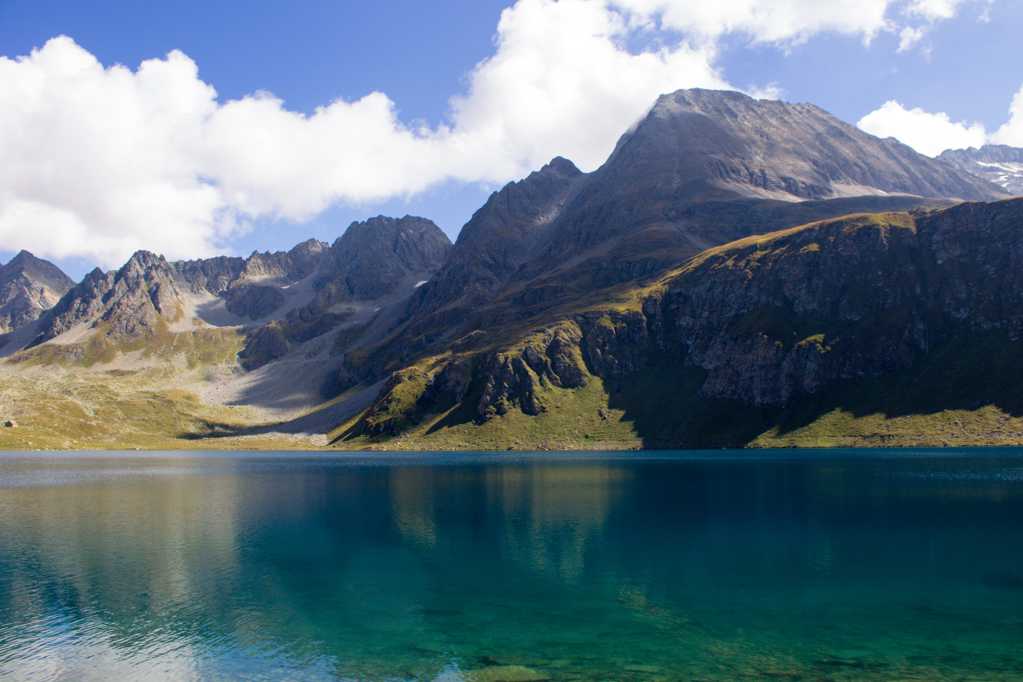 阿尔卑斯山的景色图片