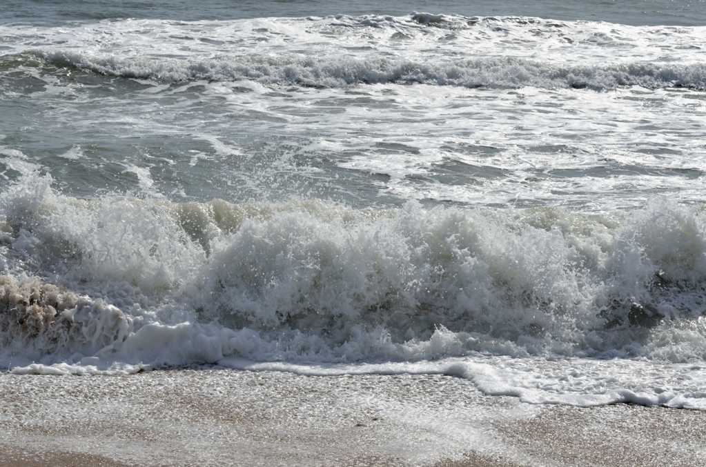海洋沙滩波浪图片