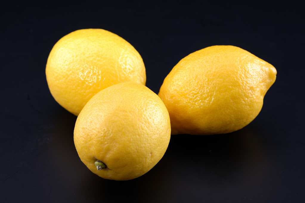 酸爽的柠檬图片