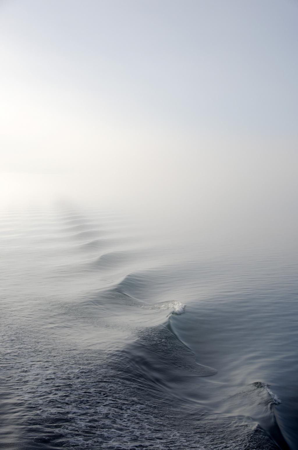 大海的波浪照片高清壁纸