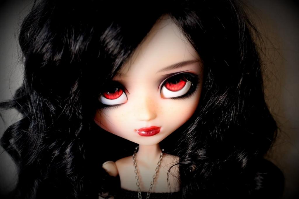 黑眼睛的女孩洋娃娃红红的眼睛高清壁纸