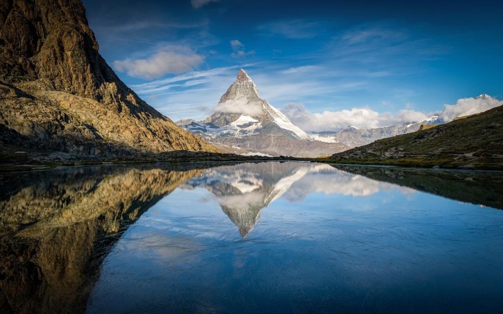 壁纸顶部的马特洪峰,阿尔卑斯山,湖泊,反射