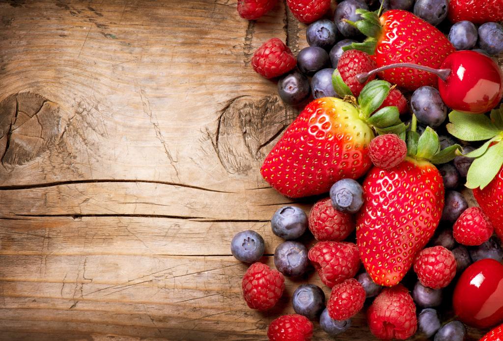 浆果,覆盆子,蓝莓,草莓
