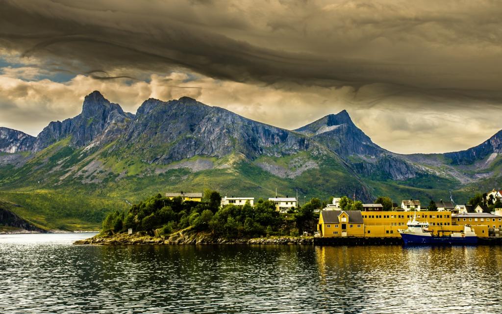 壁纸云,船,山,滨海,自然,家,树,峡湾,湾,海,挪威,天空