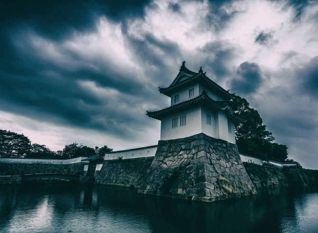 日本高清壁纸下的白色宝塔的建筑摄影