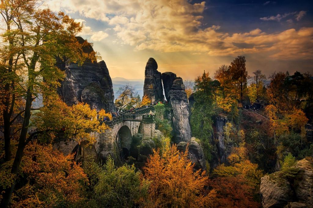 巴伐利亚桥,萨克森,德国,树木,岩石,人们,秋天