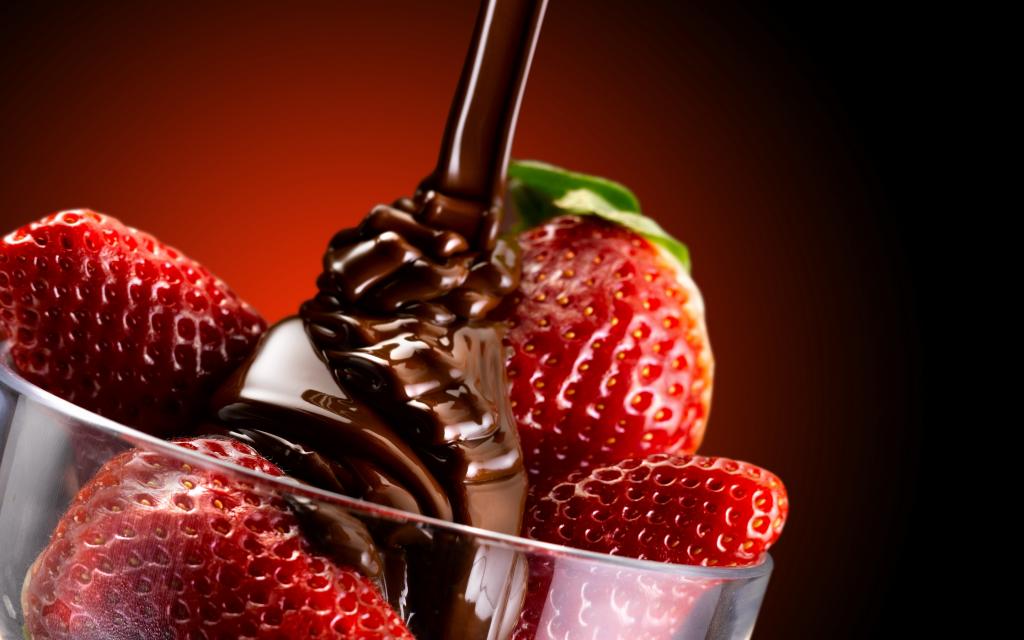 巧克力覆盖的草莓,甜味,甜点