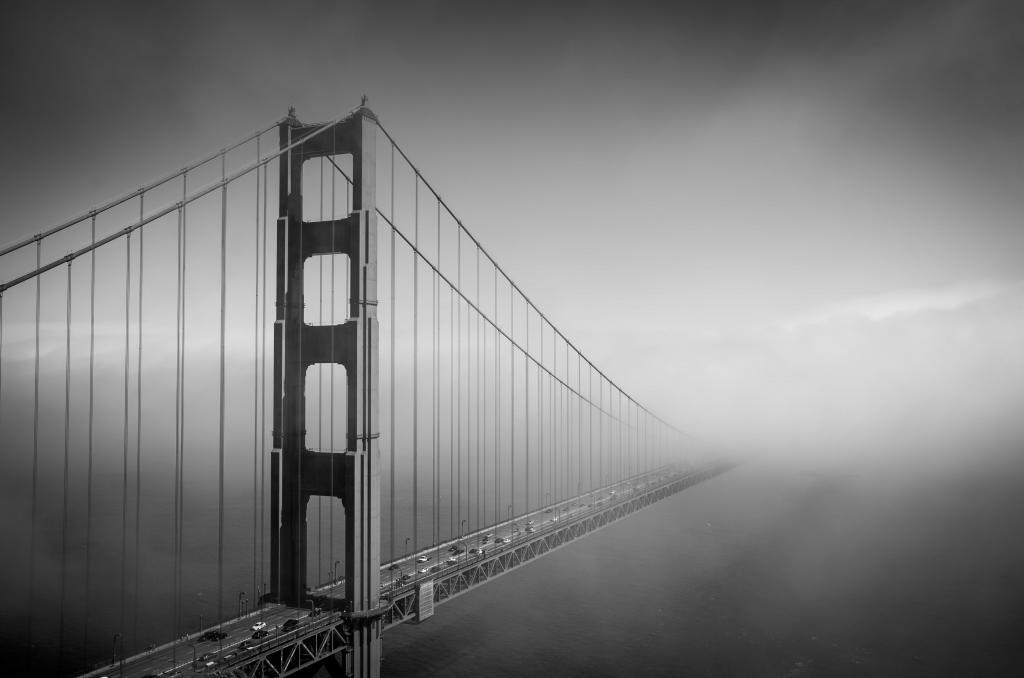 桥梁高清壁纸的灰度照片