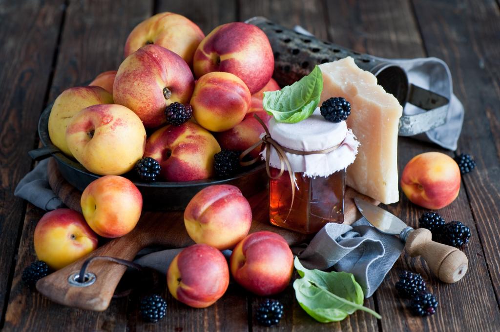 菜,板,桃子,罐子,叶子,浆果,奶酪,水果,安娜Verdina,蜂蜜,油桃,黑莓