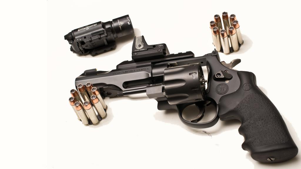 Cartridges, revolver, Smith & Wesson, TRR8, drum, Model 327, white background, optics,