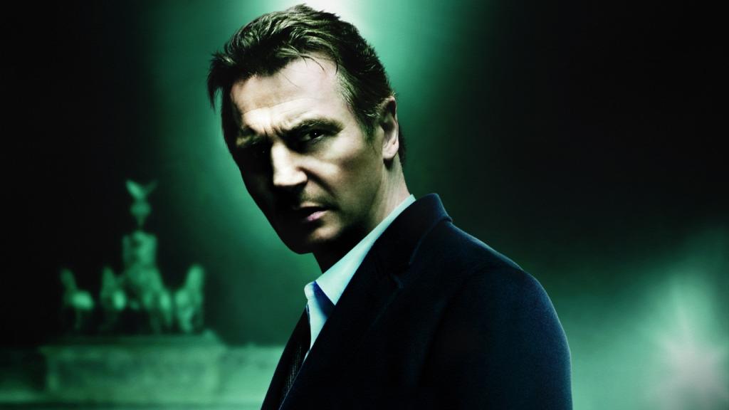 Wallpaper Liam Neeson,黑暗的背景,看,未知,利亚姆尼森,未知,发光
