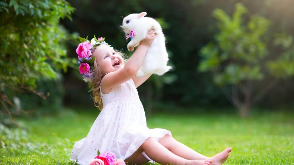 壁纸连衣裙,拍摄,朋友,草,欢乐,喜悦,夏天,女孩,孩子,兔子,小,兔,女孩