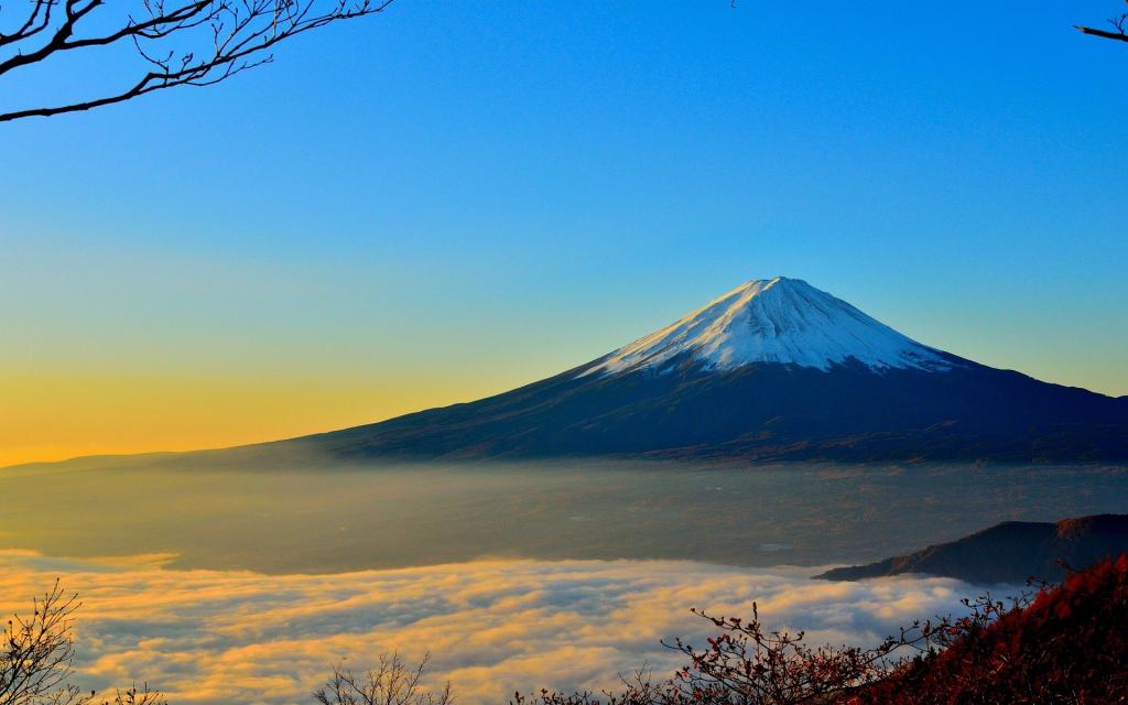晨曦下的富士山唯美风景