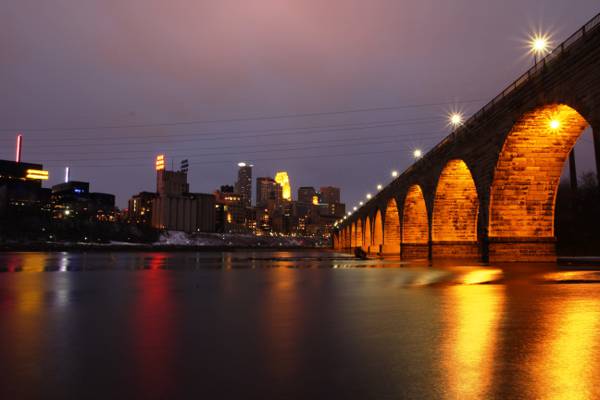 照明桥在白天,明尼阿波利斯高清壁纸