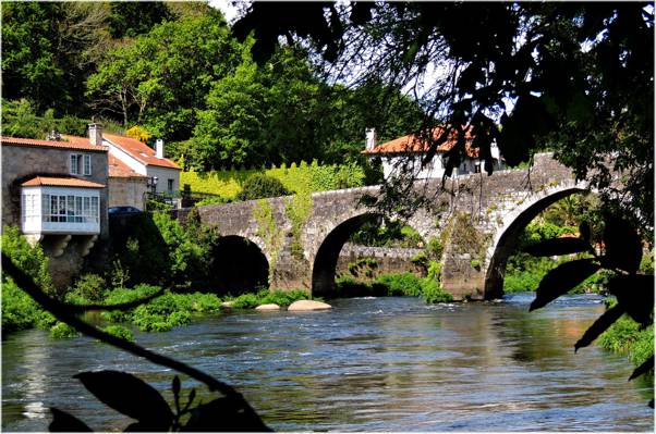 河与砖桥连接村庄,negreira高清壁纸