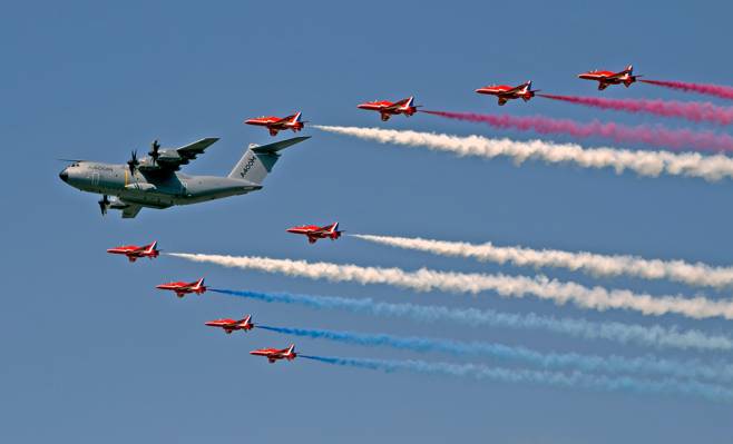 英国皇家空军,红色箭头,皇家空军,支持,四引擎,红色箭头,战斗机,运输,空中客车A400M ...
