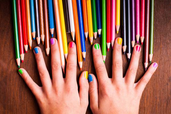 壁纸彩虹,油漆,女孩,颜色,女孩,手,铅笔,手,指甲,多彩,青少年,青少年,铅笔,多彩,彩虹,...