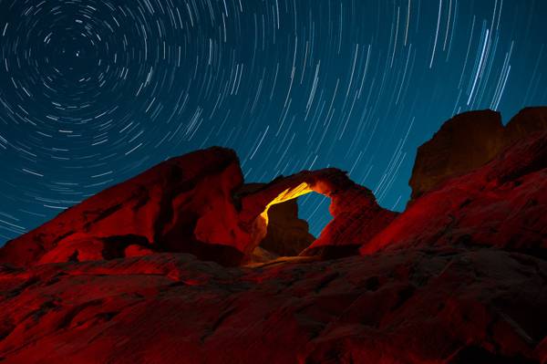 犹他州拱门国家公园在夜间时间流逝摄影高清壁纸