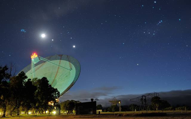 月亮,射电望远镜,昴星团,澳大利亚的Aldebaran,木星,参宿,维纳斯