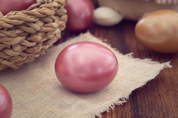 浅粉红色的复活节彩蛋高清壁纸摄影