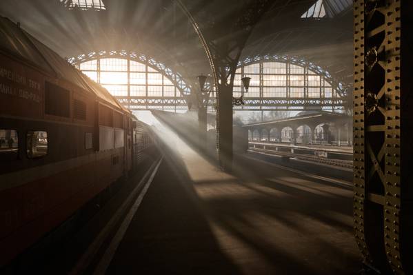 早上,维捷布斯克火车站,圣彼得堡