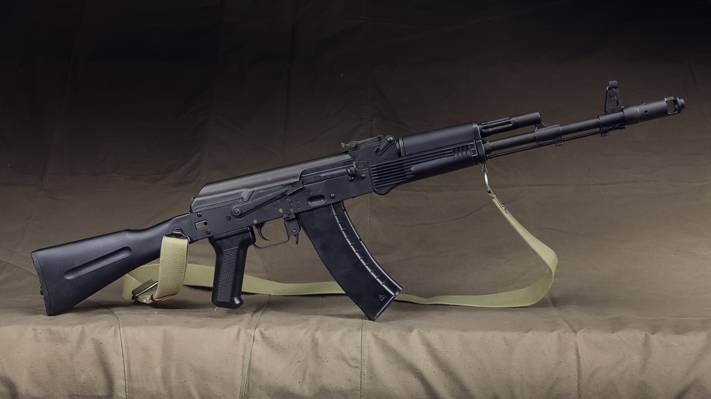 卡拉什尼科夫,武器,AK-74,机器