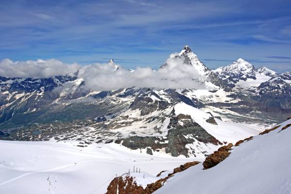在多云,瑞士高清壁纸雪山