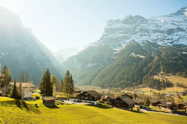 风景照片的山附近的镇,grindelwald,瑞士高清壁纸