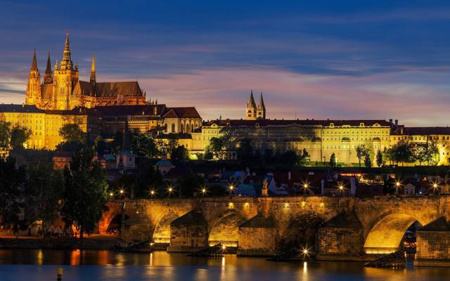Hradcany,布拉格城堡,Hradčany,查理大桥,建筑,照明,伏尔塔瓦河,城市,灯,晚上,布拉格,...
