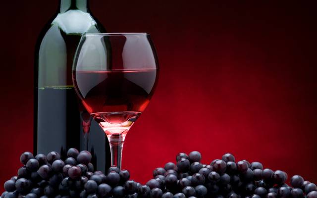 黑暗的背景,瓶子,玻璃,葡萄​​,玻璃,酒,红色