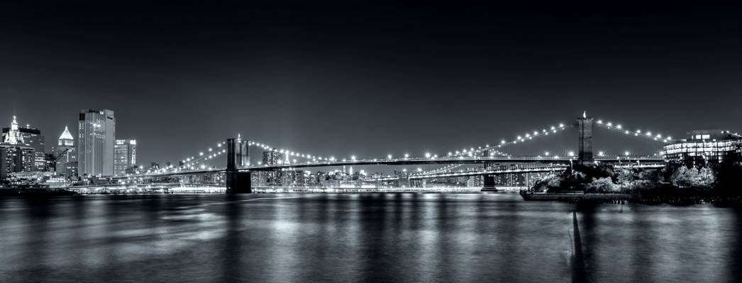 桥附近城市灰度照片,布鲁克林大桥高清壁纸