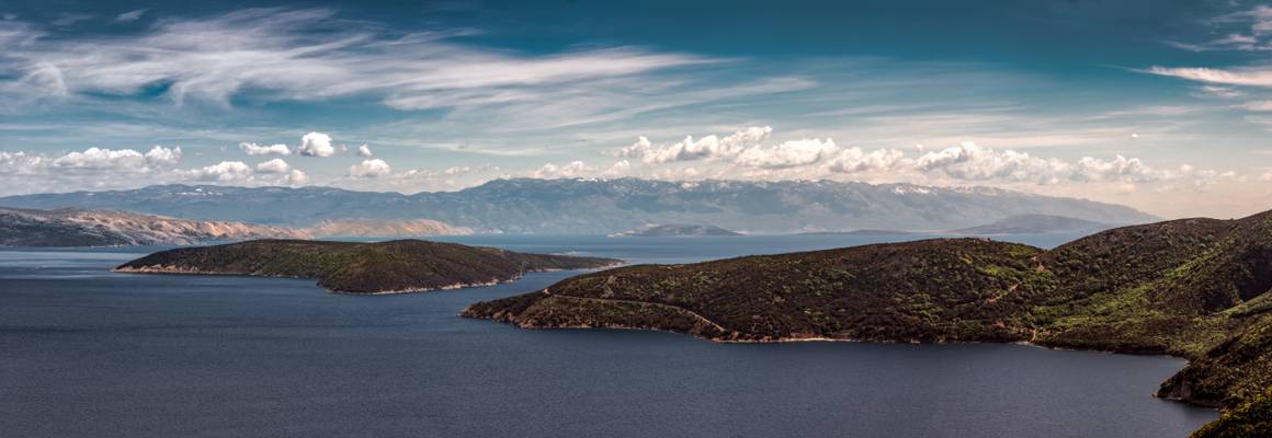 克罗地亚高清壁纸包围的景观水体的鸟瞰图