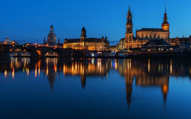 反思,在夜晚,奥古斯都桥,德国,德累斯顿宫廷教堂,德累斯顿,厄尔巴岛,灯光,镜子,...