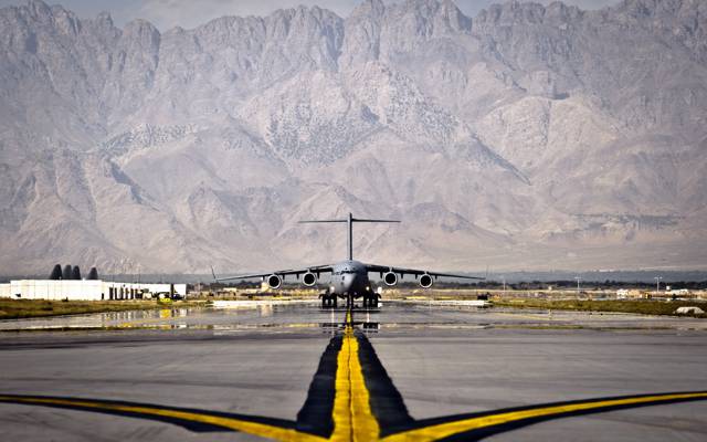 C-17 Globemaster III,飞机,机场