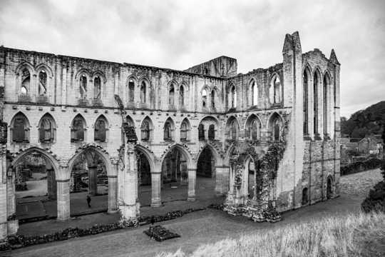 英国里沃兹修道院建筑风光图片
