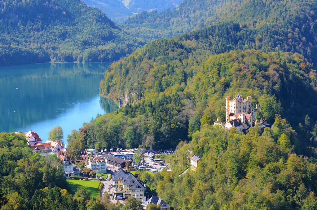 德国阿尔卑斯山湖群光景图片