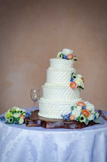 奶油婚礼蛋糕图片