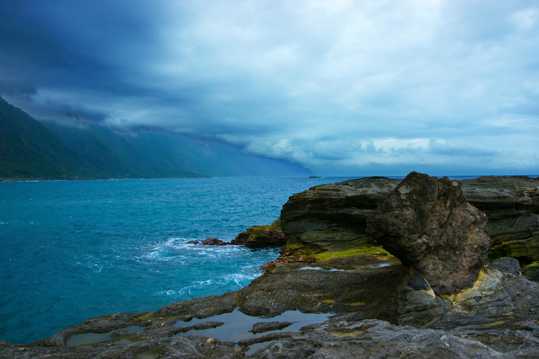 中国海滨岩石景致图片