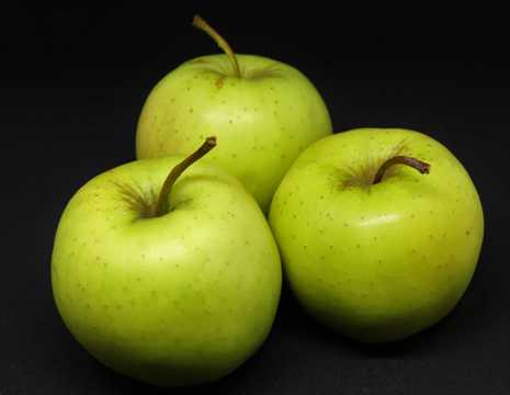 成熟的绿苹果图片
