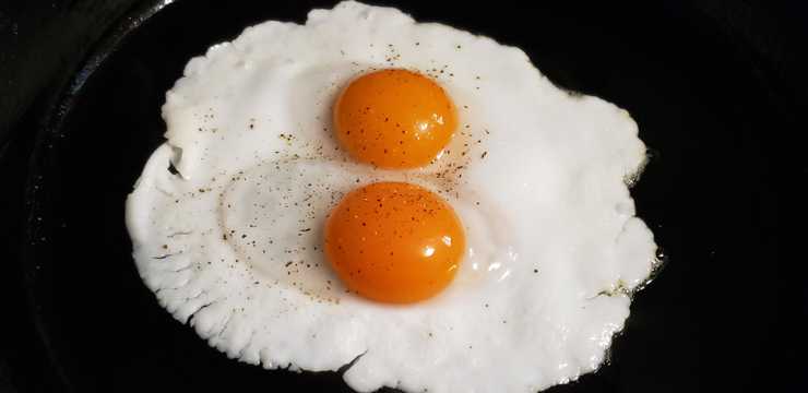 双蛋黄早餐图片