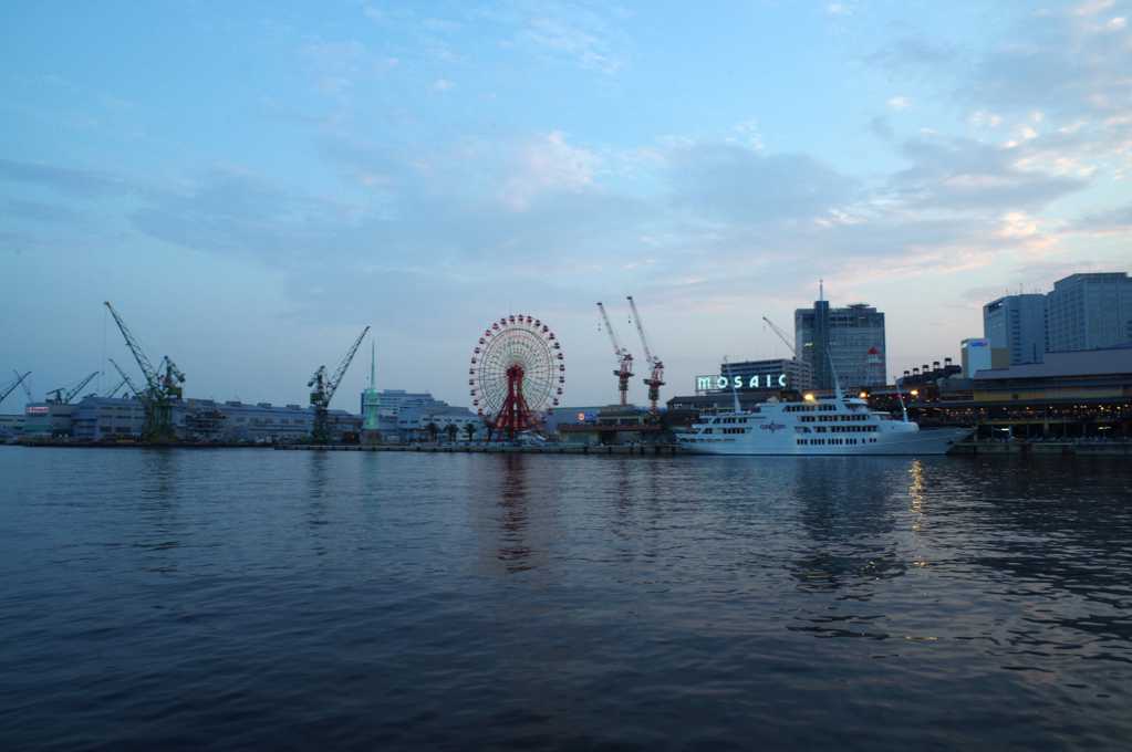 日本神户港口塔
