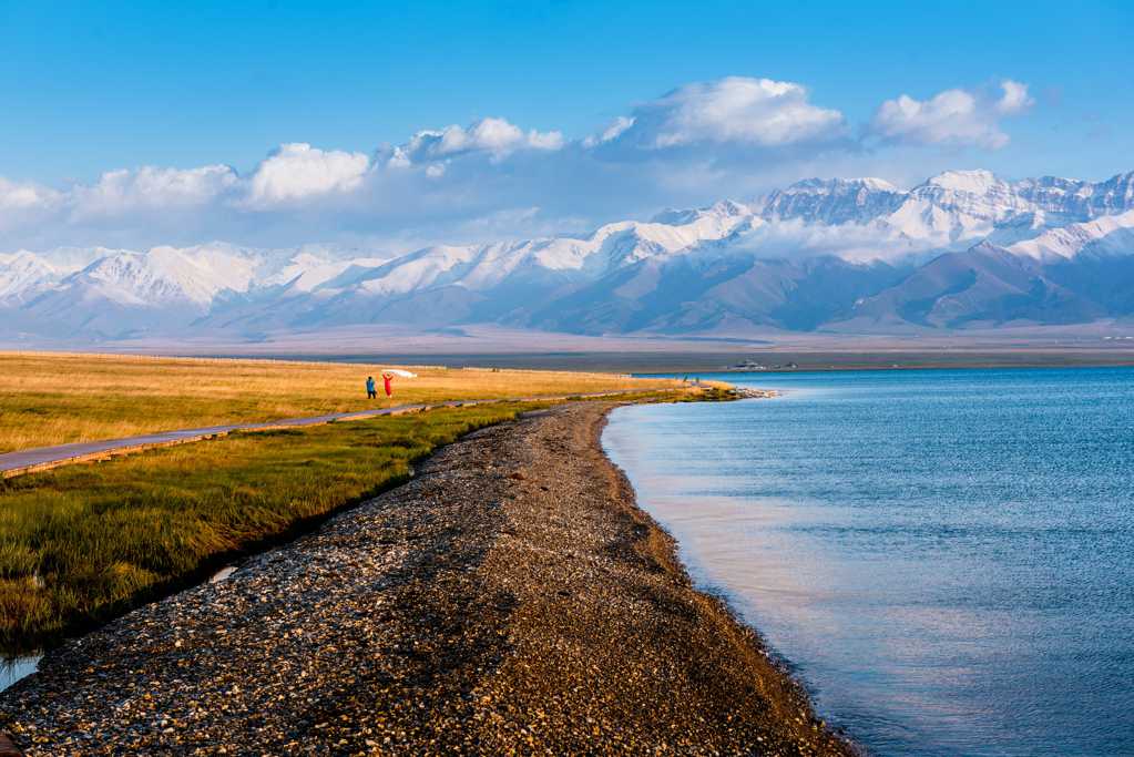 新疆赛里木湖自然景象图片
