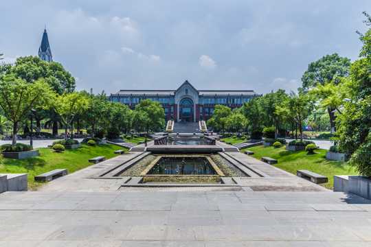 上海华东政法大学校园风光图片