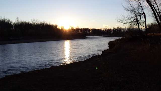 河上残阳景观图片