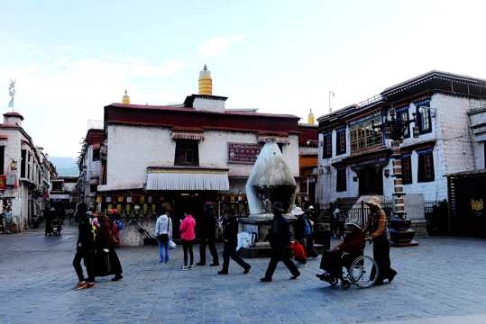 西藏拉萨八廓街人文景物图片