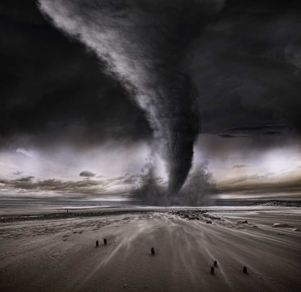 恐怖的黑洞龙卷风图片
