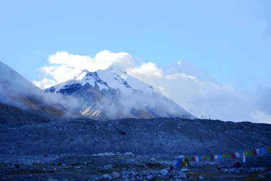 珠穆朗玛峰景致图片