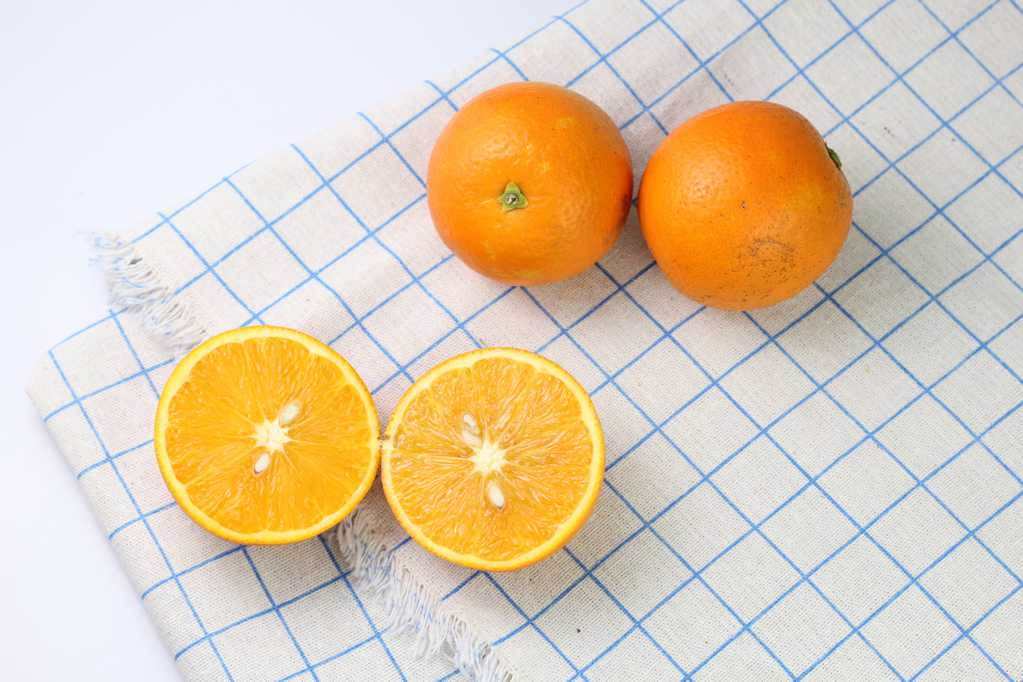 酸酸甜甜的橙子图片